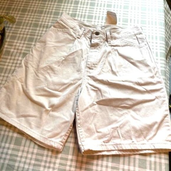 Chic khaki beige women short size 12 NWT - Picture 2 of 6